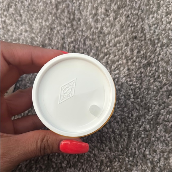 2.5 Oz Moisturizing Body Cream White and Yellow Brazilian Bum Bum Cream - Picture 2 of 3